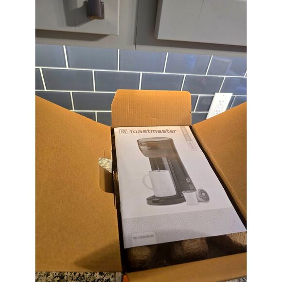 Toastmaster TM-118CM | Single-Serve Coffee Maker | Brew Pods & Grounds |Open Box - Picture 5 of 8